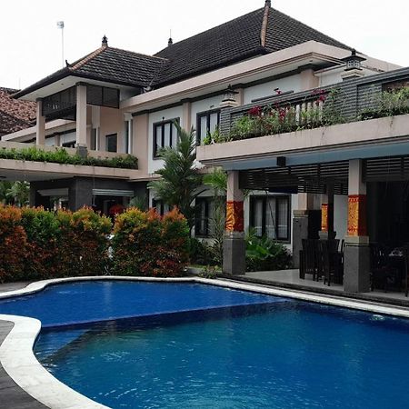 Hotel Dhyana Pura Kapal Buitenkant foto