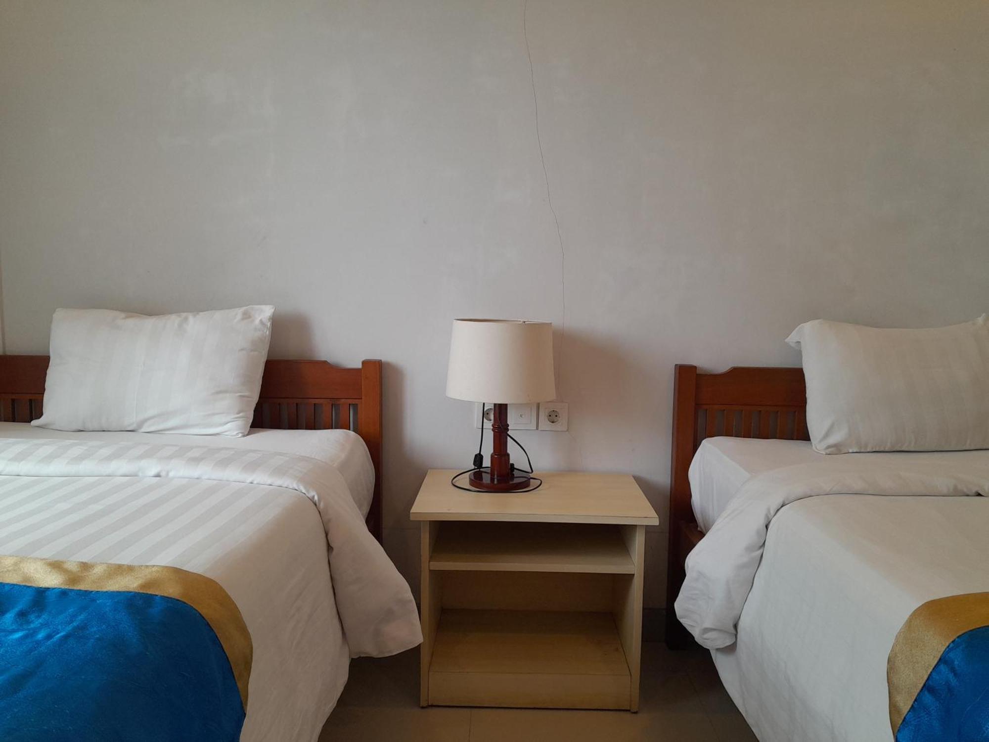 Hotel Dhyana Pura Kapal Buitenkant foto