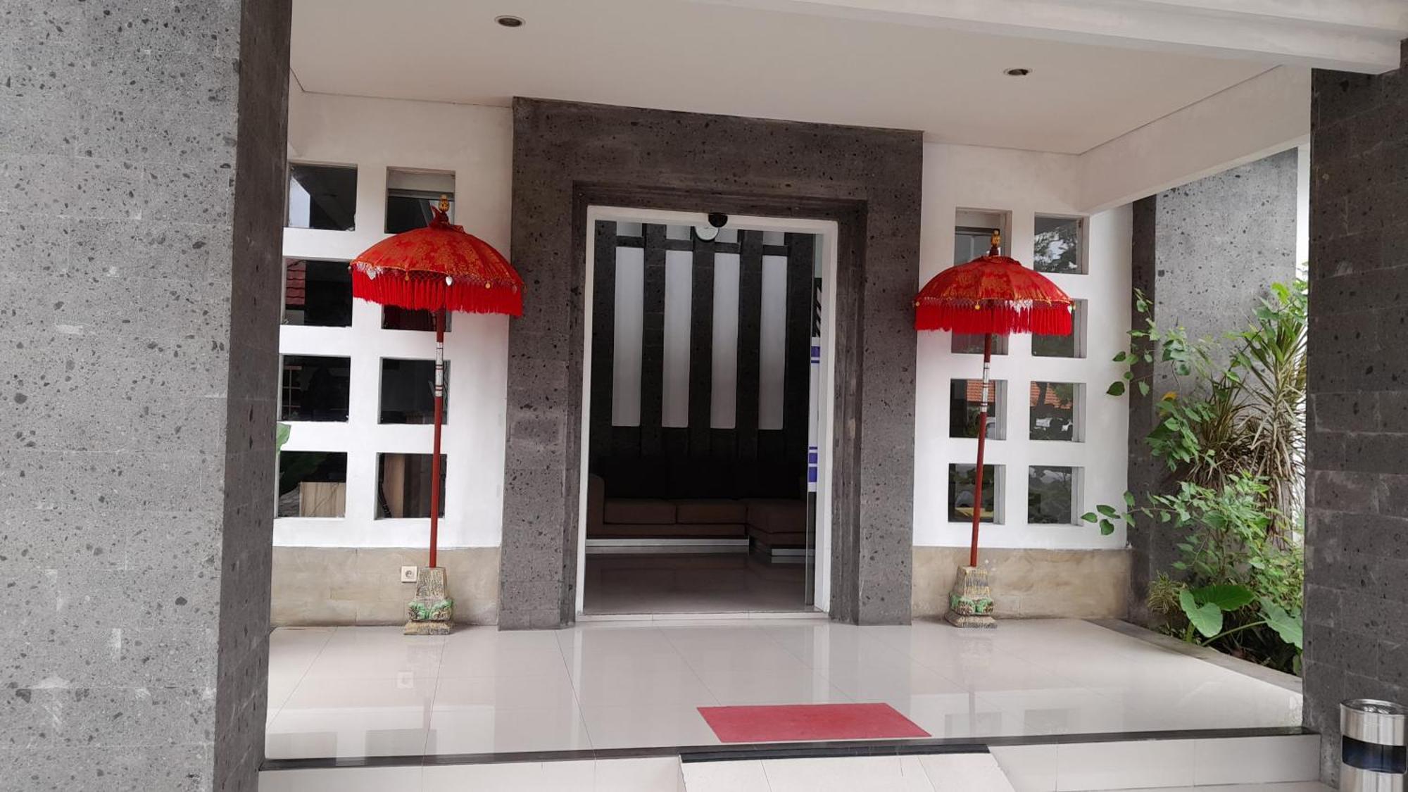 Hotel Dhyana Pura Kapal Buitenkant foto