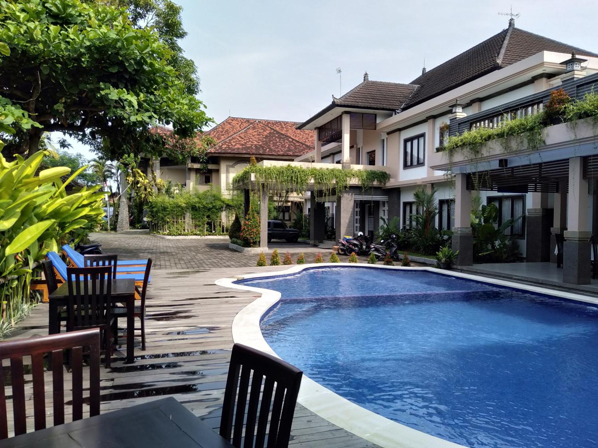 Hotel Dhyana Pura Kapal Buitenkant foto