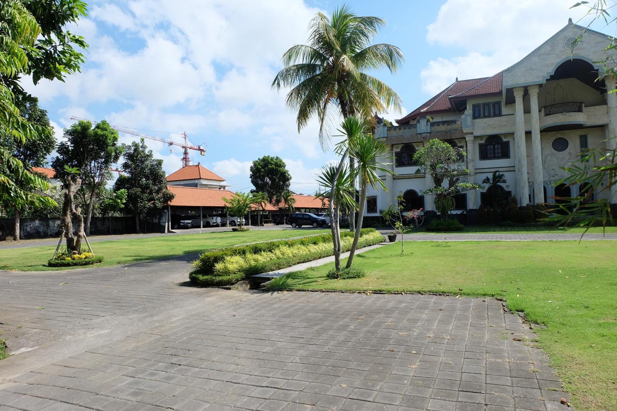 Hotel Dhyana Pura Kapal Buitenkant foto